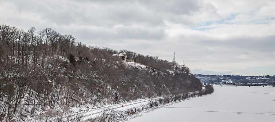 Mississippi River in winter