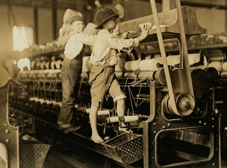 Young boys working in textile mill, Macon, Georgia, 1909