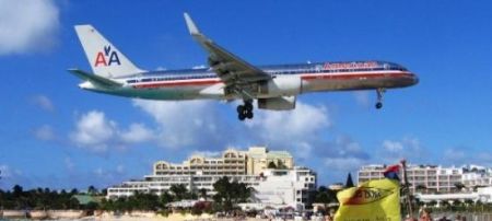 Boeing 757 Landing in St. Maarten